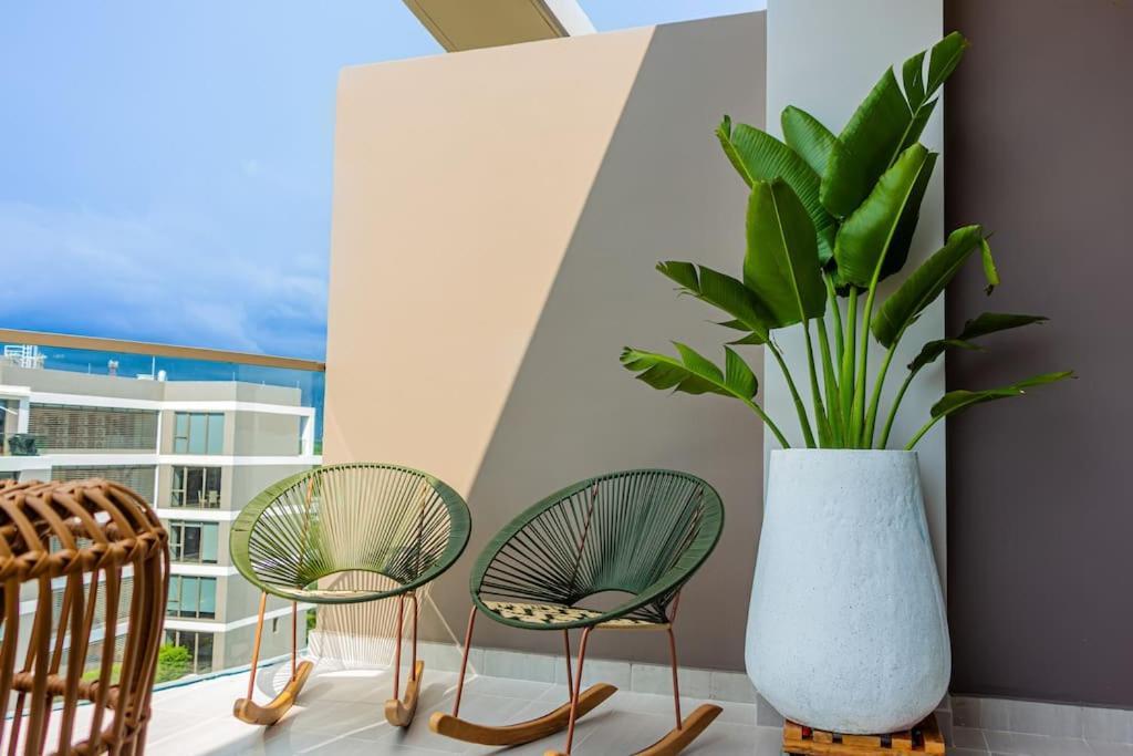 Sea Front In Apartment *